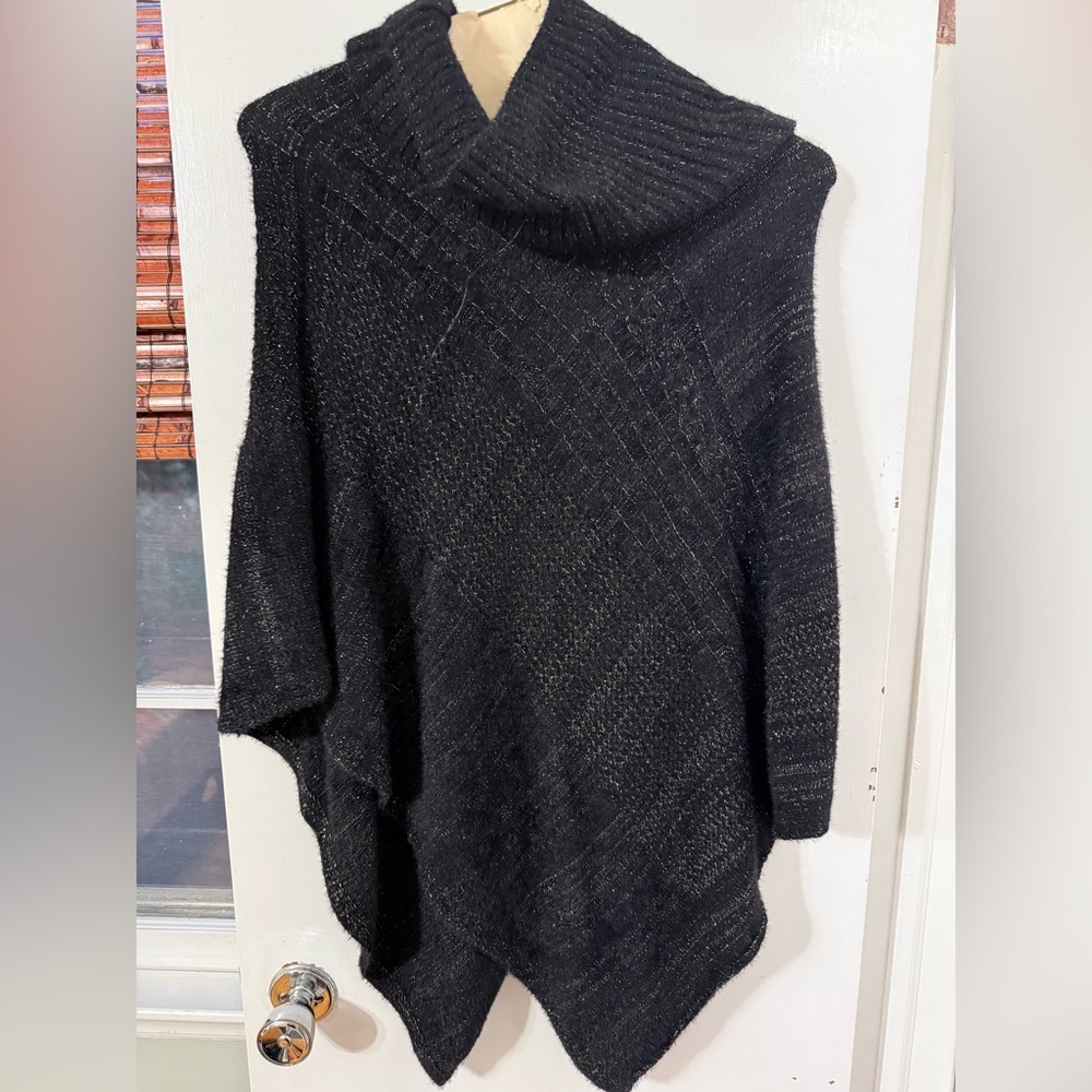 Versona Black Knit Poncho with Gold Flecks